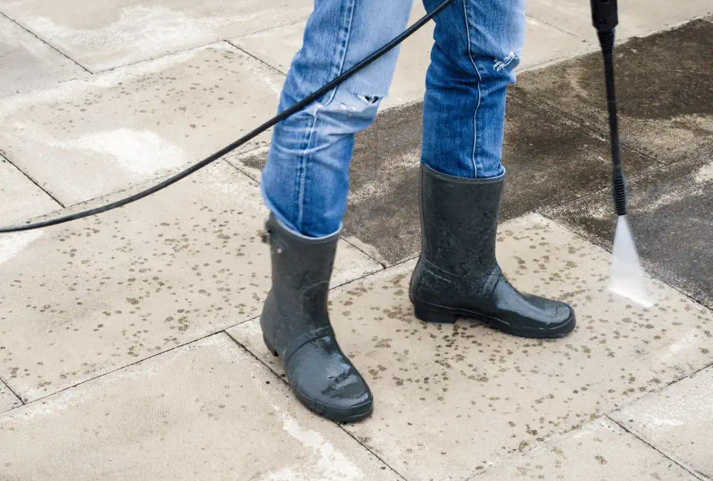 How to Clean a Concrete Driveway: DIY vs Professional Results
